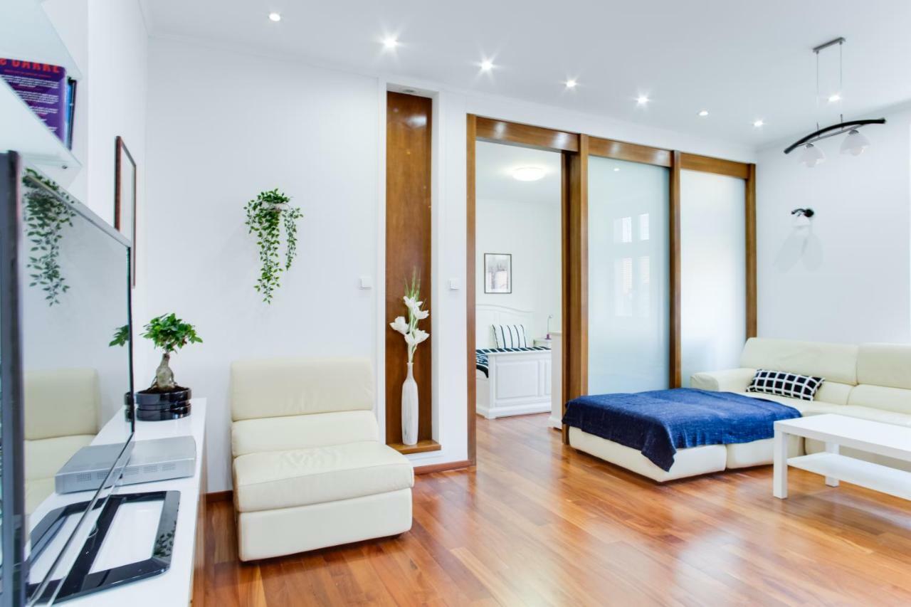 Royal Apartment Near River - Nek4Th Prague Exterior photo